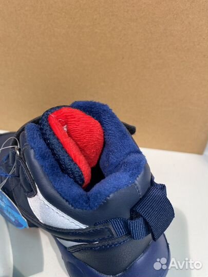 Кроссовки детские демисезон 28 размер