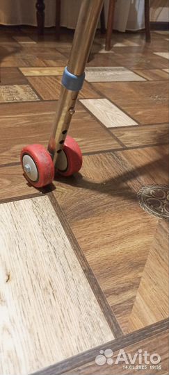 Ходунки для инвалидов на колесах