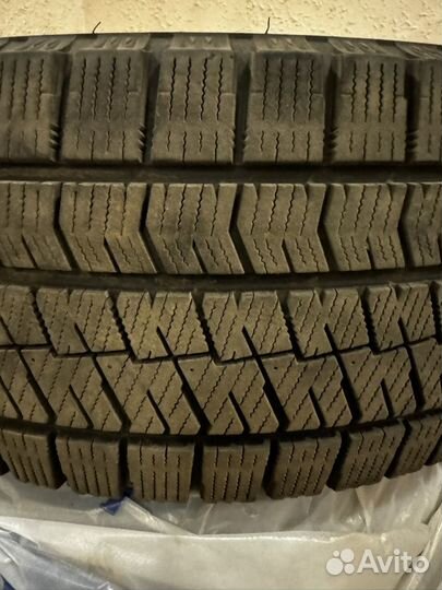 Bridgestone Blizzak Ice 215/55 R17 98