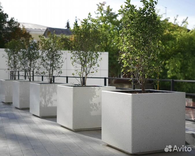 Большой вазон