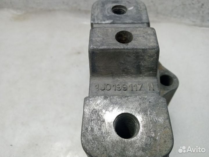 Кронштейн АКПП volkswagen golf 4 Левый