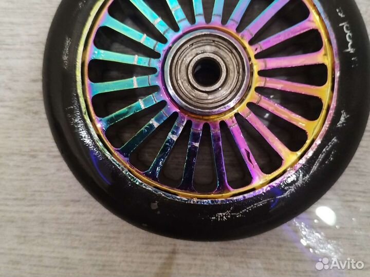 Колесо от трюкового самоката. Цвет бензиновый
