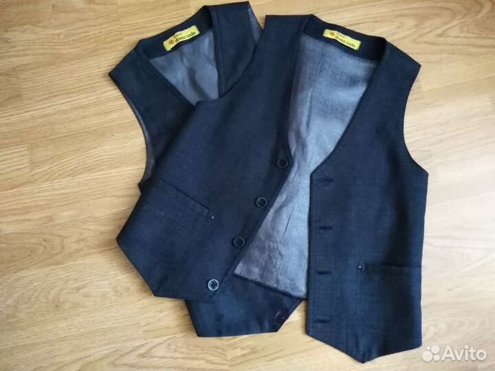 Школьные жилеты и пиджак 134