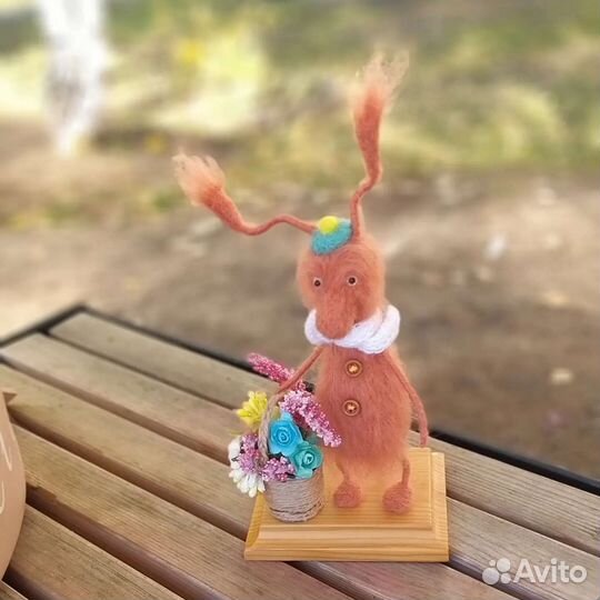 Букашка из шерсти.Ручная работа