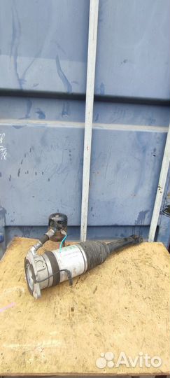 Амортизатор задний правый Audi S8 D3 2007-2011