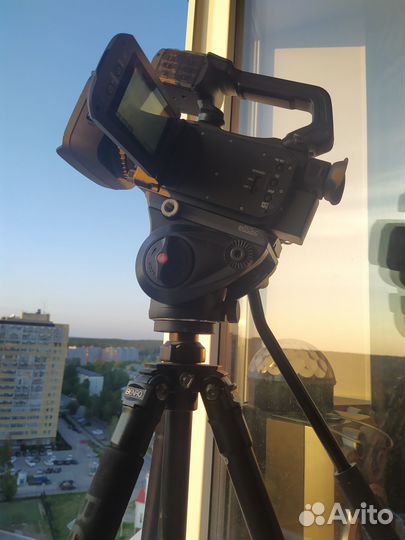 Canon XA50 (продажа или обмен)