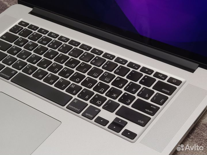 Apple macbook pro 15 2015\R9 mx370x \16gb\1 tb ssd