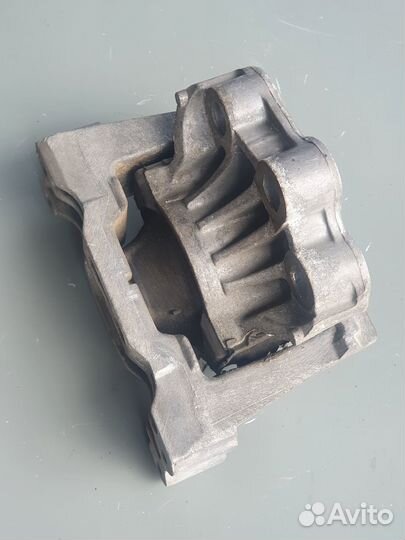 Подушка двигателя правая Ford Transit