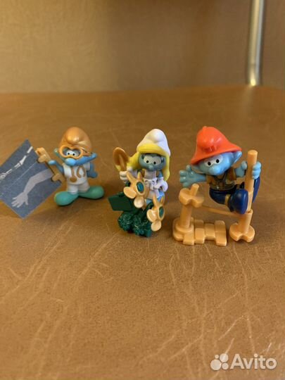 Игрушки из киндера Смурфики, новые