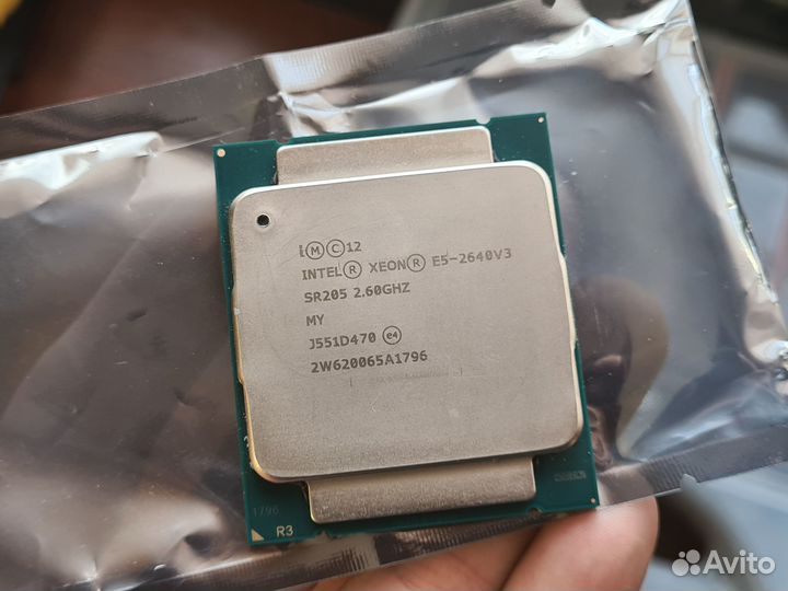 Процессор Intel Xeon E5 2640 v3