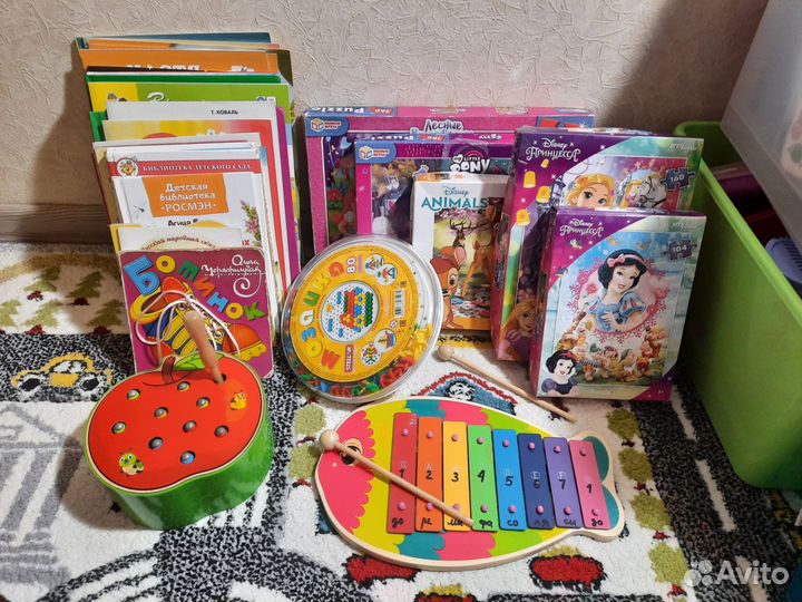 Игрушки, книги, пазлы
