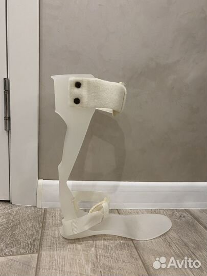 Ортез голеностопный (тутор) на левую ногу