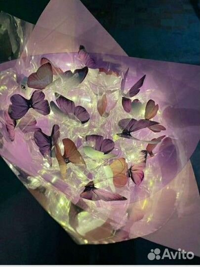 Букеты из бабочек с гирляндой3