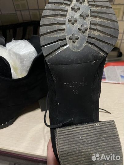 Продам женские ботинки