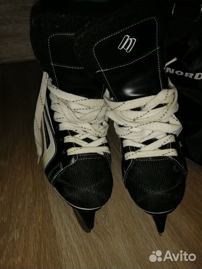 Коньки хоккейные 39 размер