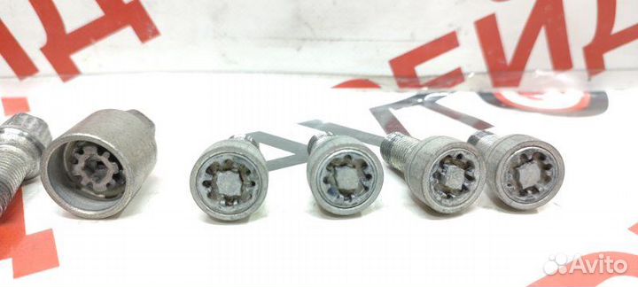 Болт колесный Volkswagen Tiguan 5N2 CAW 20.11.2009