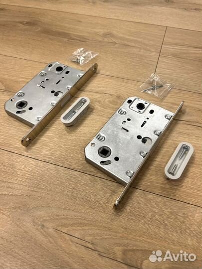 Защелка дверная