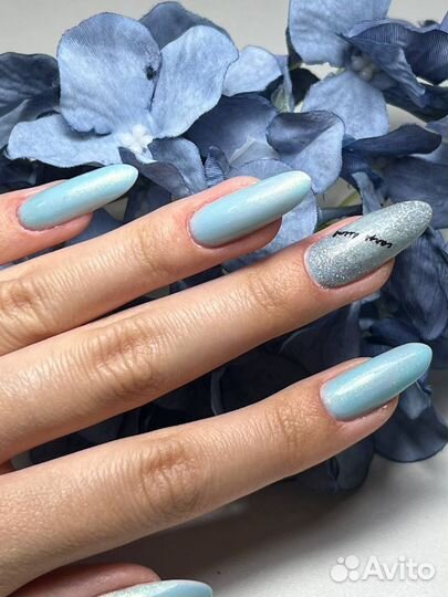 Модель на маникюр и педикюр, и на наращивание