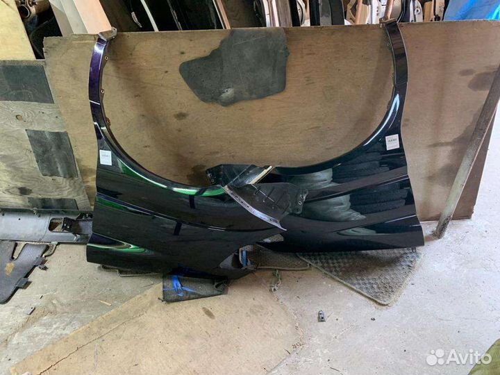 Крыло левое Nissan elgrand 51