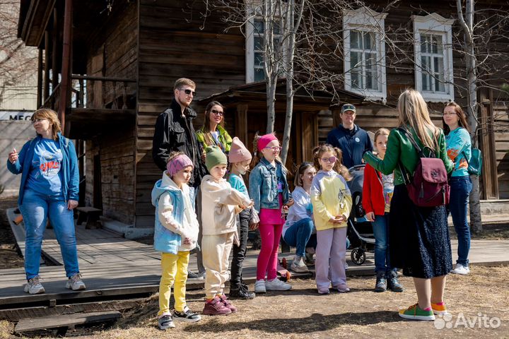 Детская групповая экскурсия «Разноцветные истории»