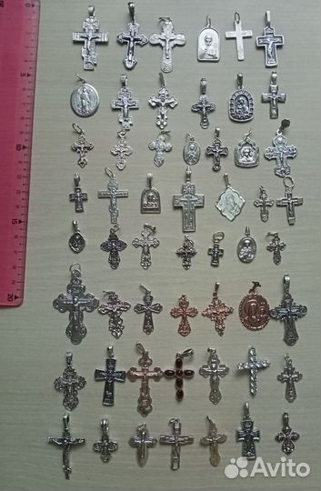 Серебряные крестики и подвески