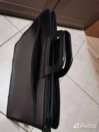 Папка для документов с ручкой