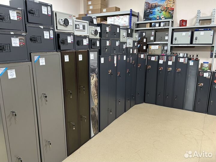 Оружейный сейф Чирок 1328 (4 ствола длиной 137 см)