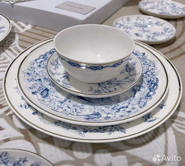 Набор столовой посуды Dior