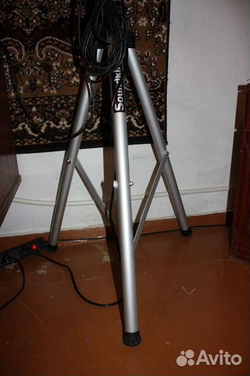 Soundking FP0215A активная 2-полосная ас 400 ватт