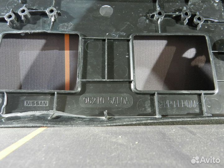 Площадка номерного знака - Nissan Murano Z52