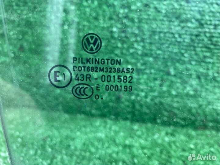 Стекло двери переднее правое Volkswagen Touran 2