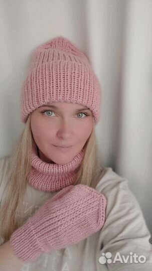 Комплект ручной работы шапка+снуд+варежки