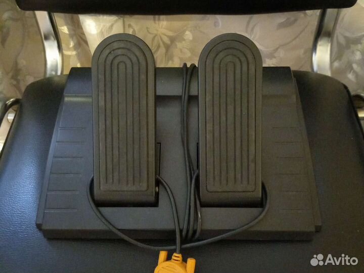 Продам игровой руль, лежит без дела