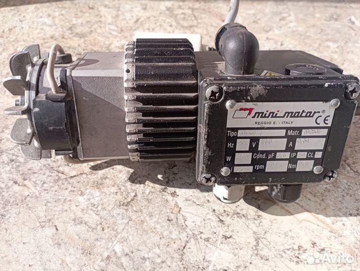 Мотор-редуктор-мини 230В, 27W, мощный Италия