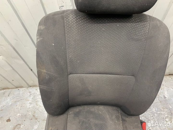 Сиденье переднее правое Nissan Almera G15 K4M