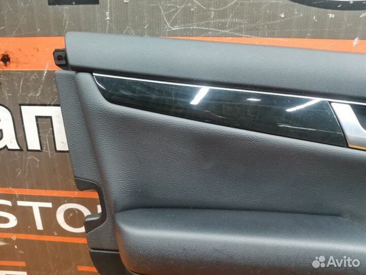 Обшивка двери Mercedes-Benz C-Class W204 271.860