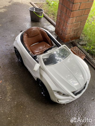 Машина для детей на аккумуляторе