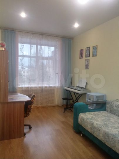 3-к. квартира, 106 м², 2/4 эт.