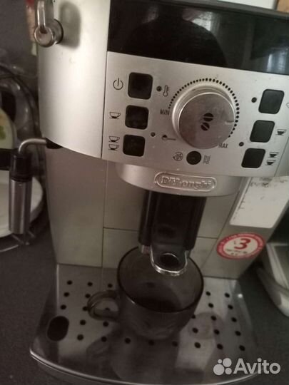 Кофемашина delonghi magnifica s