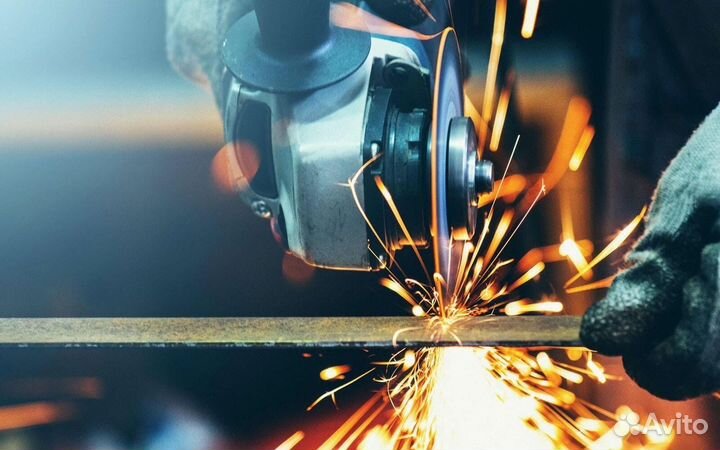 Резчик металла на гильотиновые ножницы