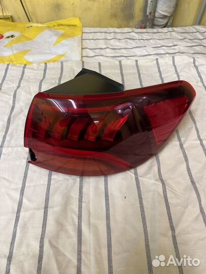 Фара KIA sorento prime правая