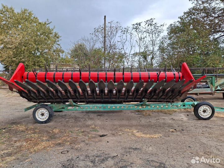 Приспособление Змиевского для уборки подсолнечника