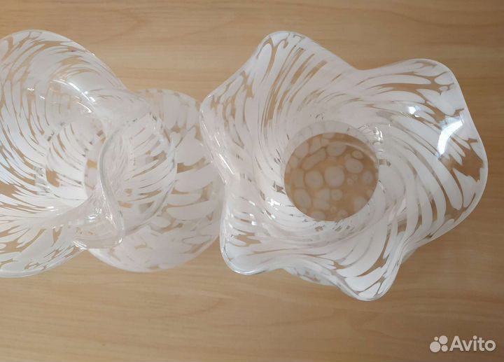 Ваза из гнутого молочного стекла СССР