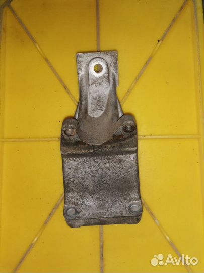 Кронштейн двигателя Mercedes Ml W163 OM612 2004