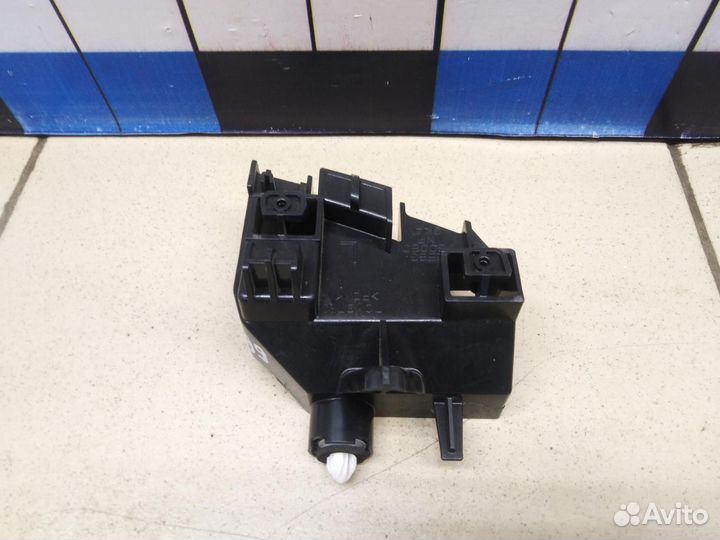 Кронштейн фонаря Land Cruiser (150) -Prado 2009