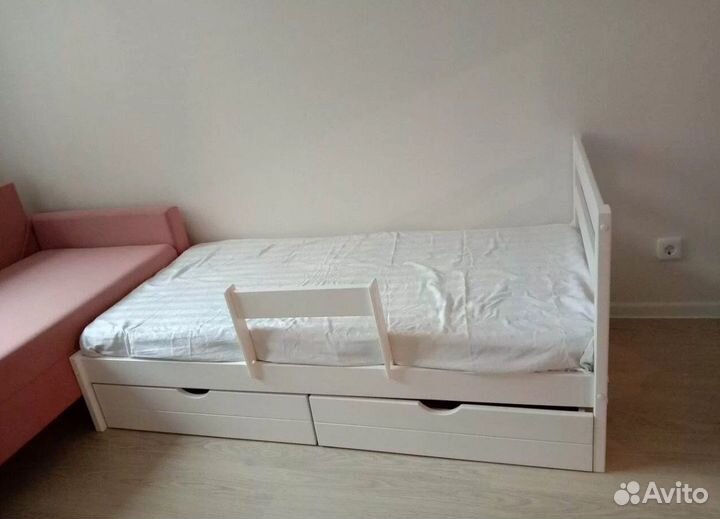 Детская кровать из массива дерева