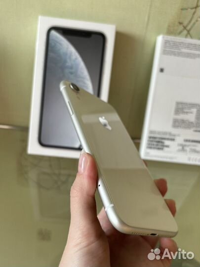 iPhone Xr, 64 ГБ