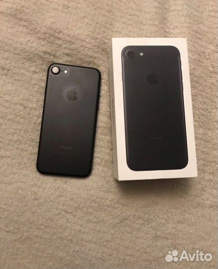 Телефон iPhone 7