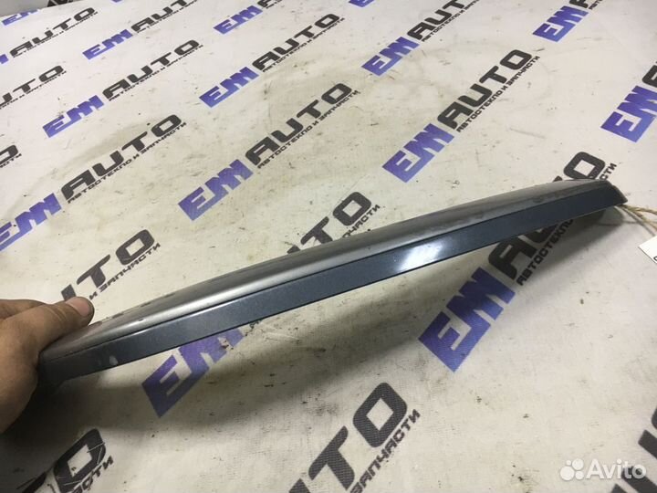 Накладка торпедо центральная правая Мазда сх-7