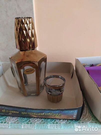 Графин с рюмками